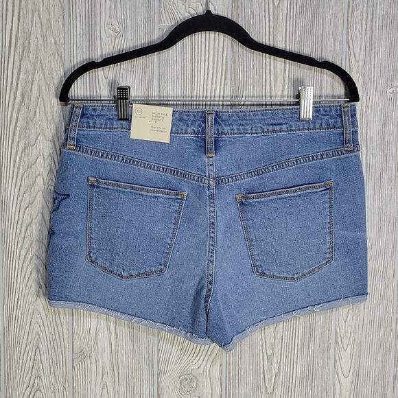 Universal Thread Shortie Shorts, Jean Shorts 2.5" Inseam, Embossed, NWT= - Picture 4 of 12